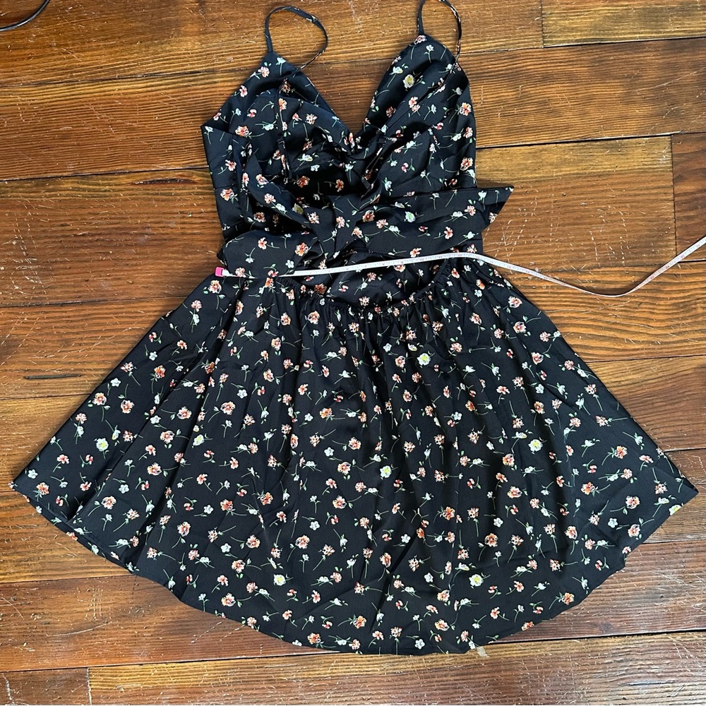 Chic Black Floral Mini Dress - Picture 4 of 6